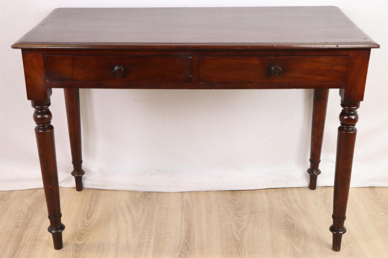Writing-Table_Arbeitstisch_Schreibtisch_Moebel-Lexikon_chesterfieldmoebelde
