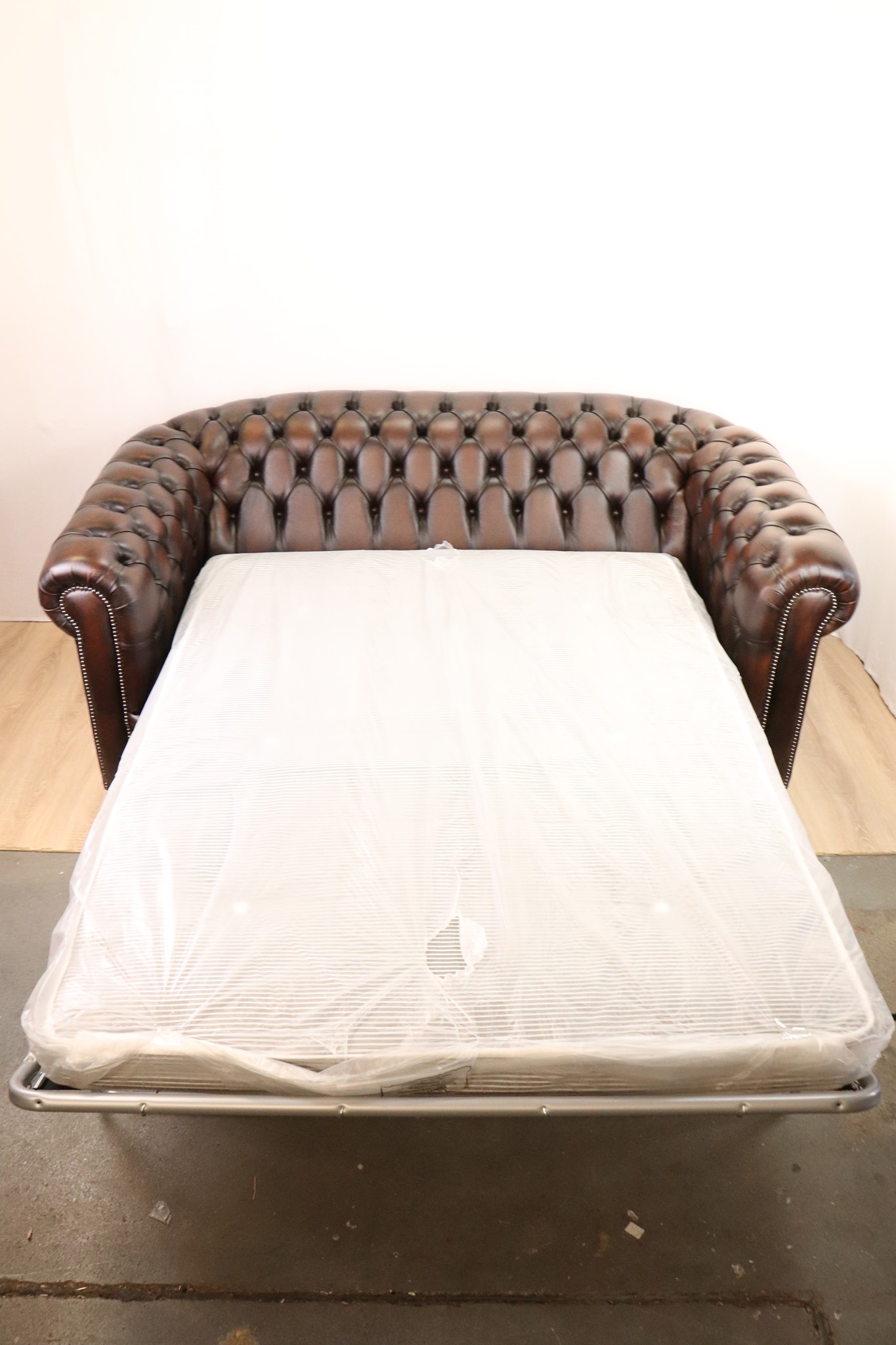 Design-Schlafsofa_Chesterfield-Schlafsofa_chesterfieldmoebelde