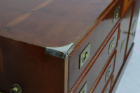 Englisches Sideboard / Fernsehbank im Military Style, in Eibe |  Default - Englisches Sideboard / Fernsehbank im Military Style, in Eibe - Deutsch