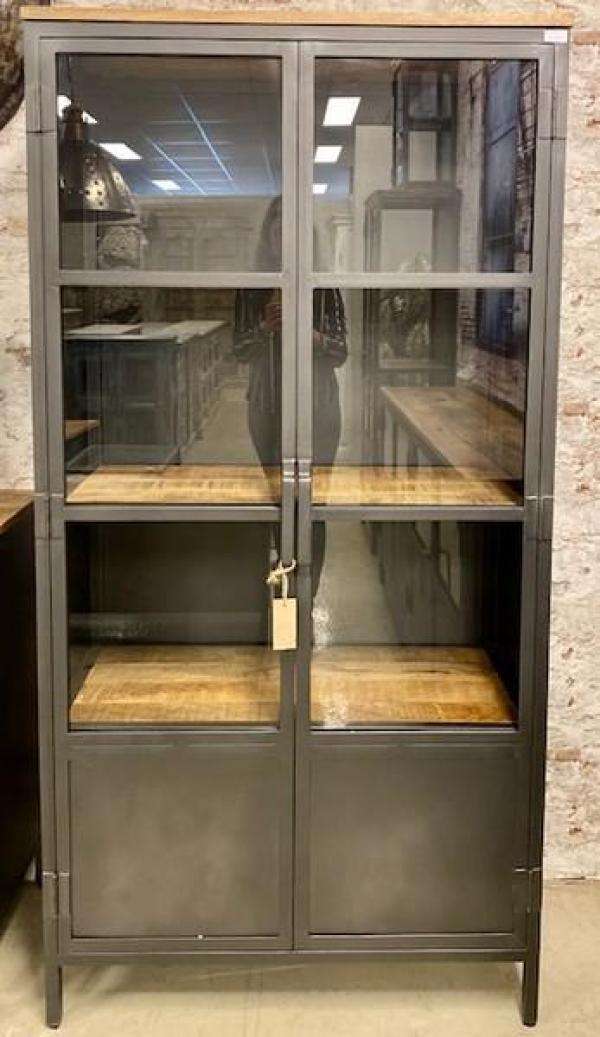 Breite Vitrine im Industrial Style | Schränke / Regale | Industrial Style | Vintage, Art Deco | Möbel