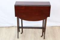 Sammelstück: Sutherlandtisch aus massivem Mahagoni Sammelstück: Sutherlandtisch aus massivem Mahagoni