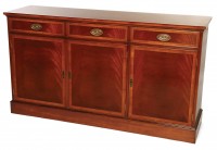 3-Türiger Sideboard in Mahagoni massiv 3-Türiger Sideboard in Mahagoni massiv