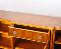 Nobles Heldense Breakfront Sideboard, Eibe | Nobles Heldense Breakfront Sideboard, Eibe - sofort lieferbar Default - Nobles Heldense Breakfront Sideboard, Eibe - Deutsch