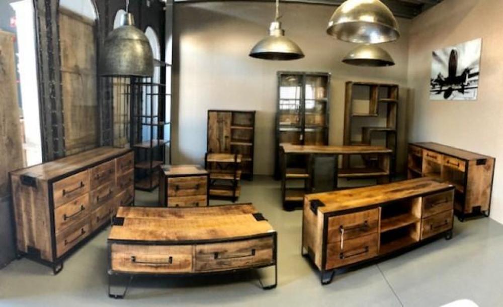 Vitrine im markanten Industrial Style | Schränke / Regale | Industrial Style | Vintage, Art Deco | Möbel