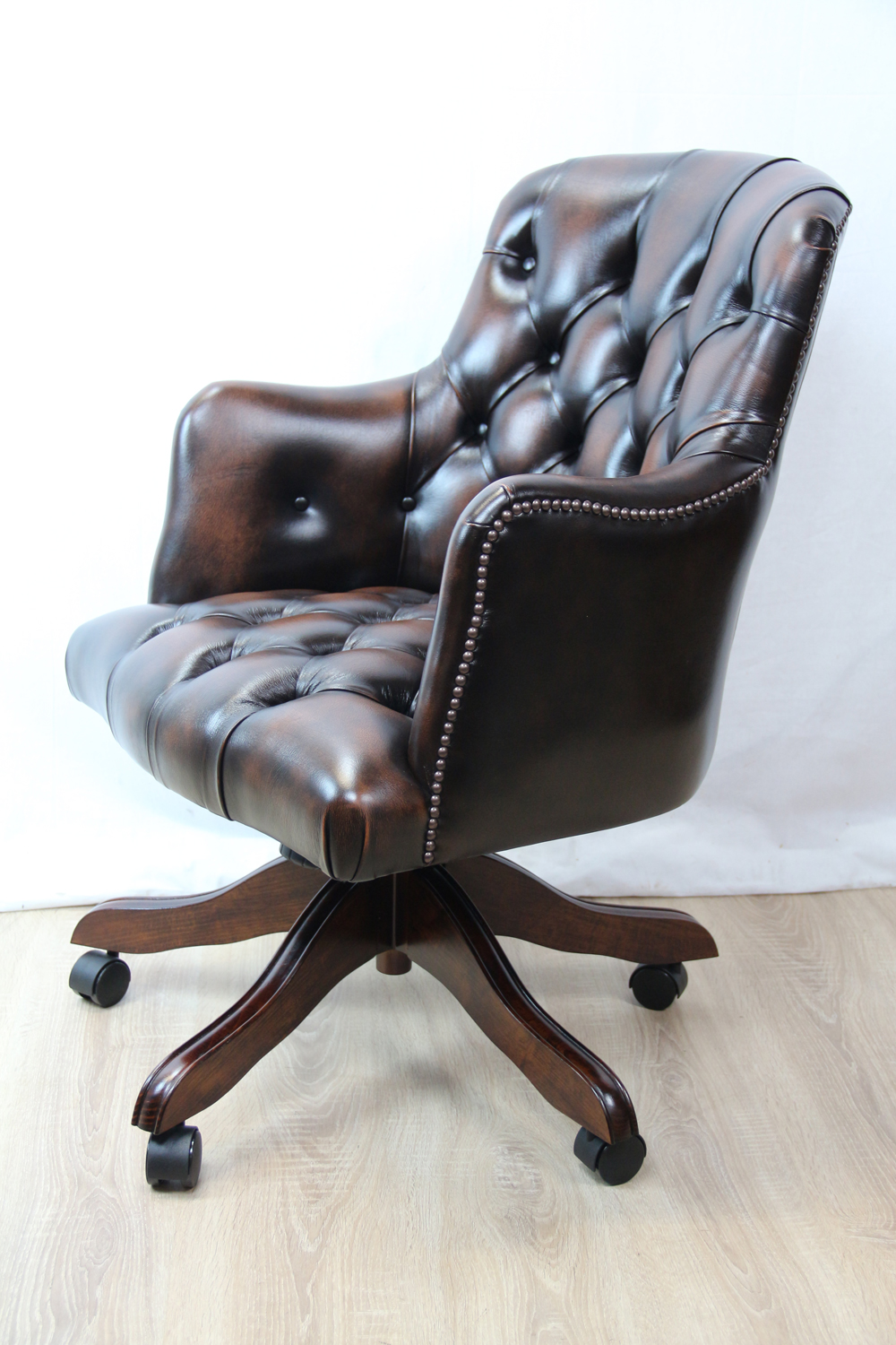 Chesterfield-Drehstuhl_Swivel-Chair_Moebel-Lexikon_chesterfieldmoebelde