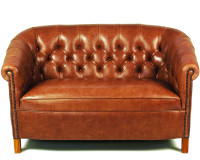 Chesterfield Sofa Diana 2 Sitzer | Chesterfield Diana 2 Sitzer der Marke Default aus der Kategorie Chesterfield Sofas zum günstigen Preis bei chesterfieldmoebel.de - Schlagen Sie jetzt zu! Default - Chesterfield Sofa Diana 2 Sitzer - Deutsch
