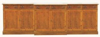 Georgian Breakfront Sideboard mit 6 Schranktüren Georgian Breakfront Sideboard mit 6 Schranktüren